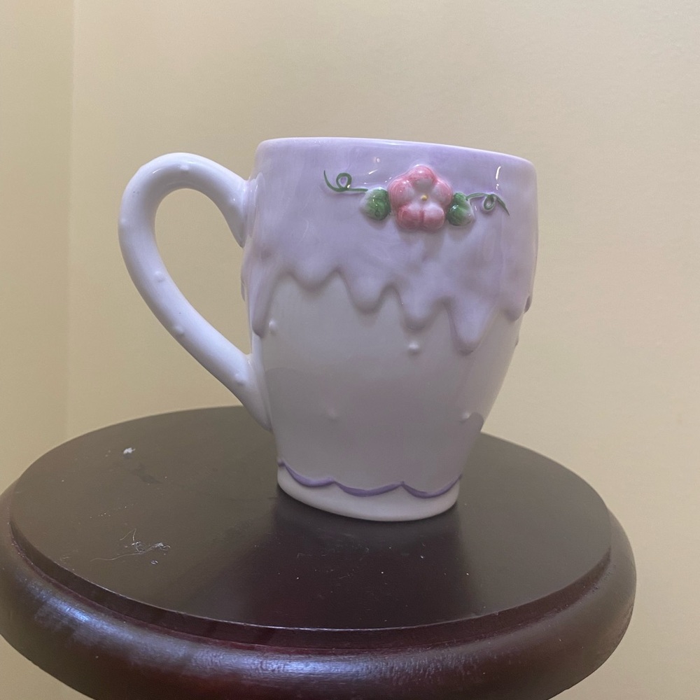 2004 Avon President's Club Mug
Birthday Gift Collection - Picture 2 of 5
